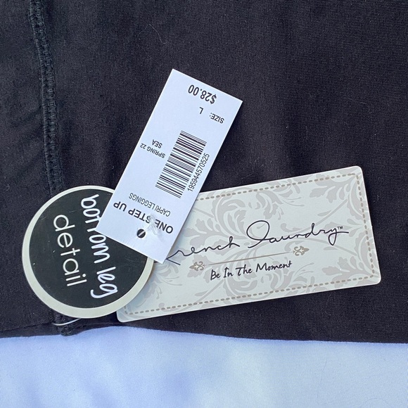 New NWT Shaping Capris Leggings, 92% Cotton, Black, Women's Large, Fits M/L - Picture 2 of 5